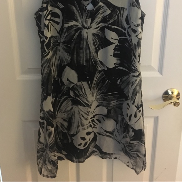 Want and Need (Nordstrom) Strappy Black and White - Picture 2 of 2